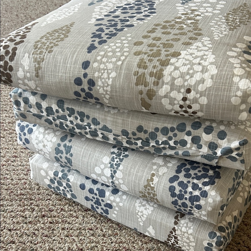 Patterned Cushion Set in Gray and Blue